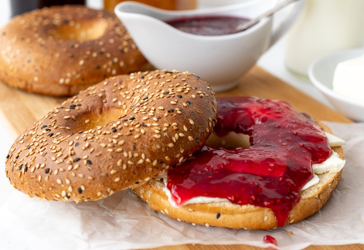 bagel with cheese and jelly